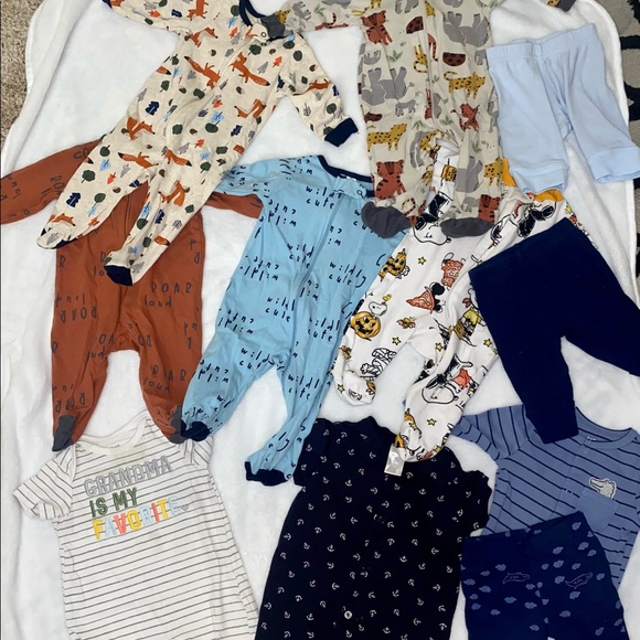 Baby clothes 0-3 month bundle - Picture 2 of 2